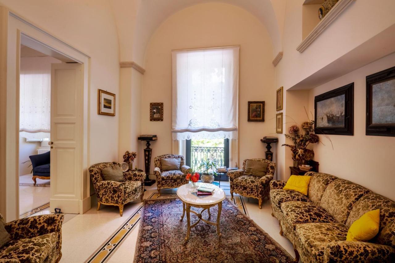 مبيت وإفطار ليتشي Palazzo Rollo المظهر الخارجي الصورة