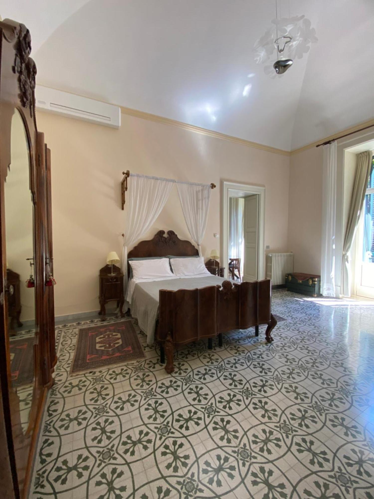 مبيت وإفطار ليتشي Palazzo Rollo المظهر الخارجي الصورة
